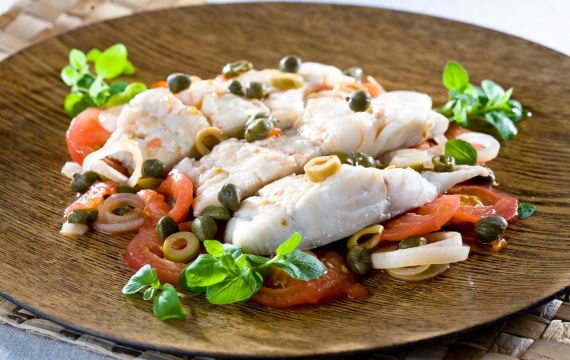 Как приготовить - Филе трески с овощами в духовке
