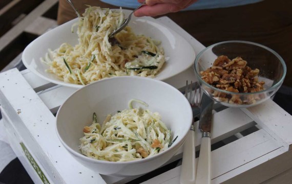 Тальятелле с рикоттой, кабачком и грецкими орехами - рецепт с фото