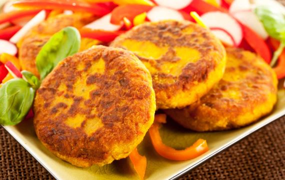 Вкусные котлеты из чечевицы с орехами - рецепт с фото