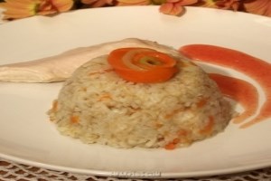 Простой плов из нешлифованного риса с курицей и сладким перцем