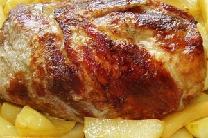 Шея свиная запеченная в духовке с картофелем (фото)