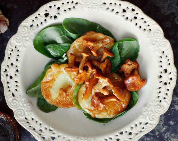 Рецепт Лисички с бальзамическим соусом и сыром