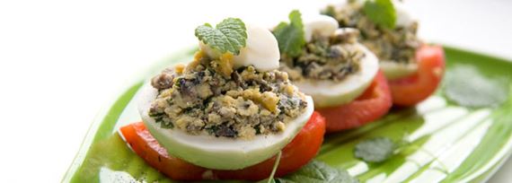 Яйца, фаршированные начинкой с грибами