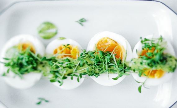 Рецепт Яйца с кресс-салатом