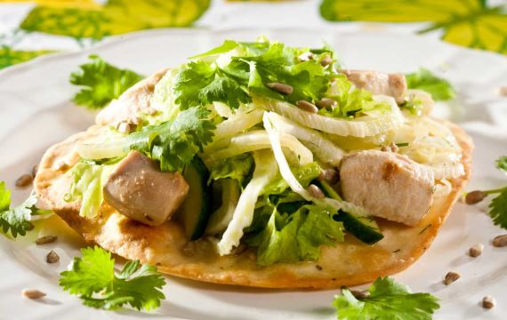 Рецепт Лепешки с салатом из курицы и фенхеля