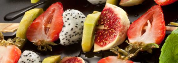 Десерт - фруктовые шашлычки - рецепт с фото