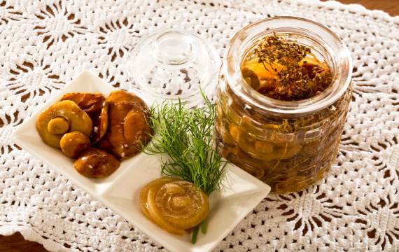 Маховики маринованные с укропом и луком - рецепт с фото